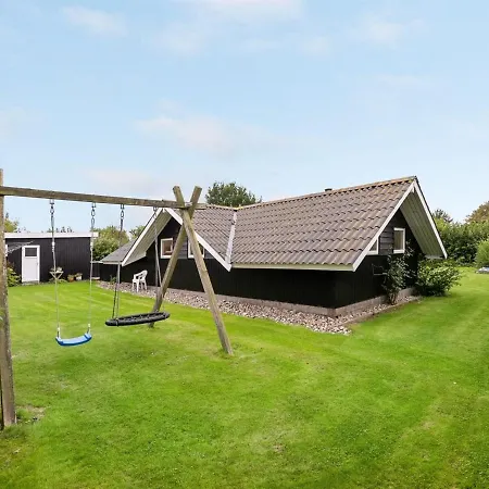 Holiday home Sella - 500m From The Sea In Se Jutland By Interhome *