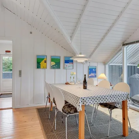 Sella - 500m From The Sea By Interhome * Nedre Lysabild
